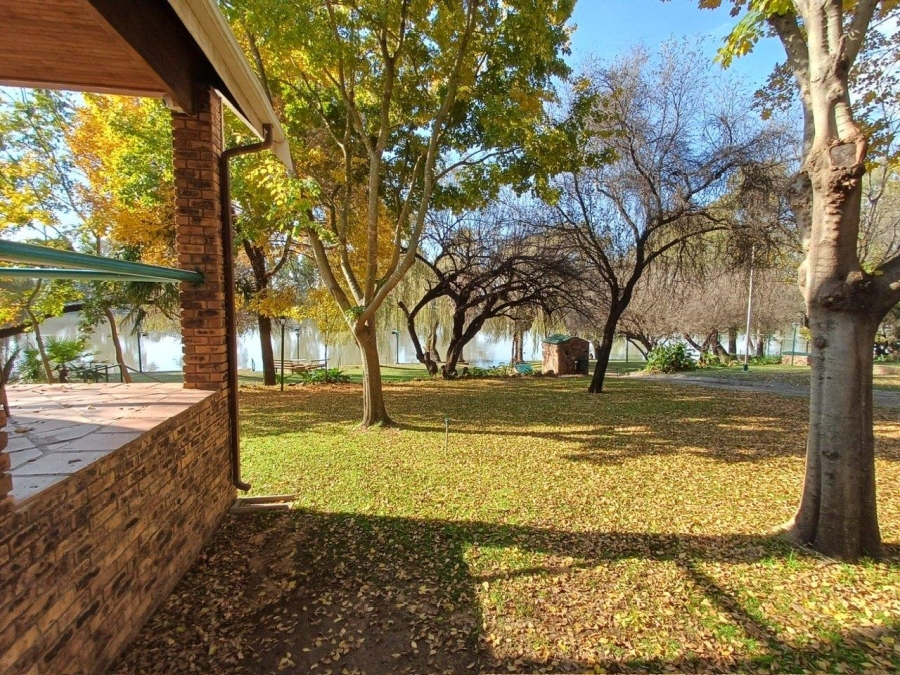 9 Bedroom Property for Sale in Willow Grange Free State